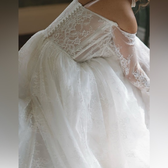 flora RENE wedding gown - Picture 4 of 9